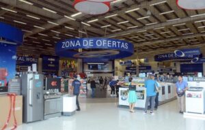 Con gran demanda de electrodomésticos y poco público transcurre el Black Friday 