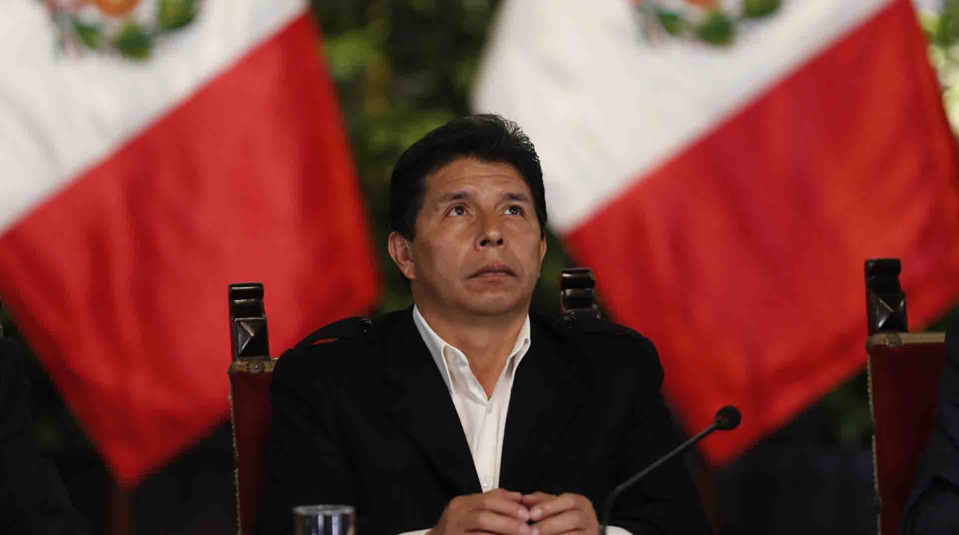 Una bomba de corrupción ensombrece la salida de Pedro Castillo