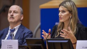 Allanan sede de Parlamento Europeo; pesquisa por corrupción