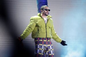 Bad Bunny y Arcángel encienden zona de Puerto Rico para grabación de video