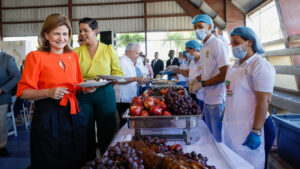 Vicepresidenta inicia programa “Navidad del Cambio” en Sabana Perdida y Pedro Brand
