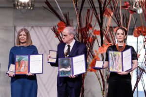 Activistas atacan a Rusia por recibir Nobel de la Paz