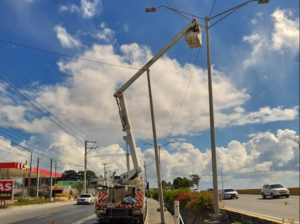 Edeeste rehabilita alumbrado en autopista Las Américas ante hurtos de desaprensivos