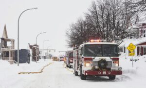 Continúan labores de rescate en el oeste de Nueva York tras la tormenta invernal