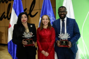 Participación Ciudadana otorga reconocimiento a los magistrados Yeni Berenice Reynoso y Wilson Camacho