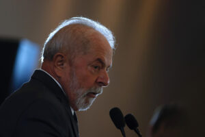 Lula afirma que su mandato traerá 