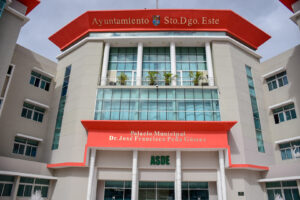 Regidores de SDE reciben RD$11 millones 650 mil en bonos de compra