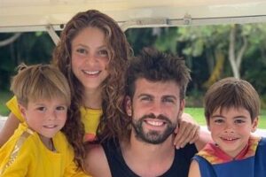 Shakira y Piqué firman en un juzgado español el acuerdo sobre sus hijos