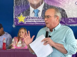 Charles Mariotti asegura que PRM  tiene al país «pasando crujía»