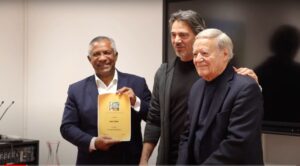 Juan Colón, primer latinoamericano que recibe Premio Internacional de la Poesía