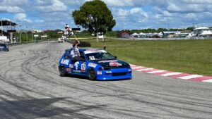 Equipo HRT hace historia en el automovilismo nacional Urbaez y Bonnet arrasan en la categoría SDS

