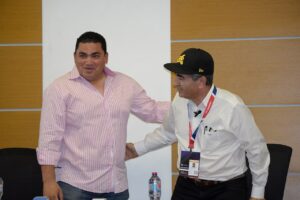 Águilas Cibaeñas extienden contrato de su gerente Ángel Ovalles