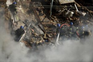 Zelenski confirma ataque masivo con drones en Kiev