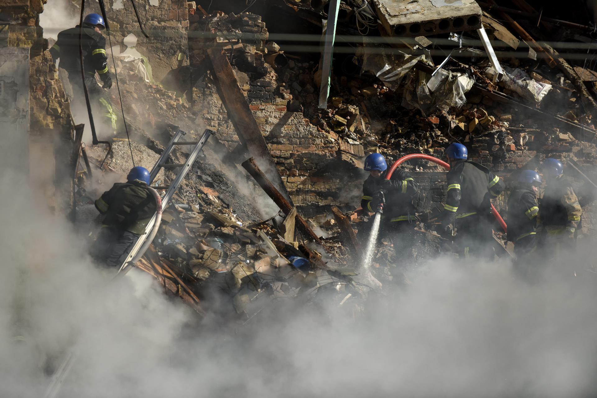 Zelenski confirma ataque masivo con drones en Kiev