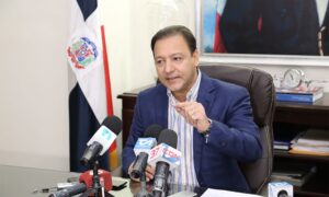 Abel Martínez expresa pesar por muerte de menor de edad en carnaval
