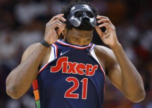 Joel Embiid y Zion Williamson, jugadores de la semana en la NBA