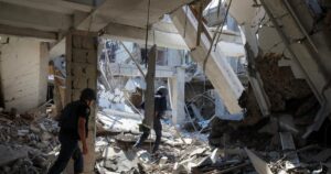 Ataque ucraniano golpea edificios residenciales en Donetsk 
