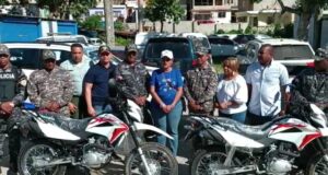 Policía de Santa Bárbara recibe dos camionetas y tres motocicletas para el patrullaje