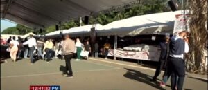 Inicia con éxito feria “Navidad del Cambio con el Inespre” en Santiago