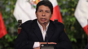 Senadores de RD lamentan destitución del presidente del Perú 
