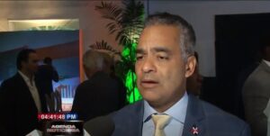 Ministro de la Presidencia asegura nivel de la deuda es estable
