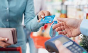 El Black Friday impulsó el incremento de un 35.6% las transacciones con tarjetas en relación al 2019 y 12.9% con respecto al 2021