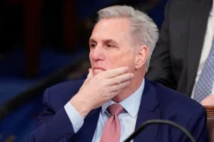 Kevin McCarthy falla en el décimo intento de presidir la Cámara de Representantes de EE.UU.