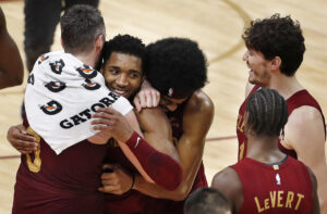 145-134. Donovan Mitchell hunde a los Bulls y con 71 puntos guía la victoria de los Cavaliers