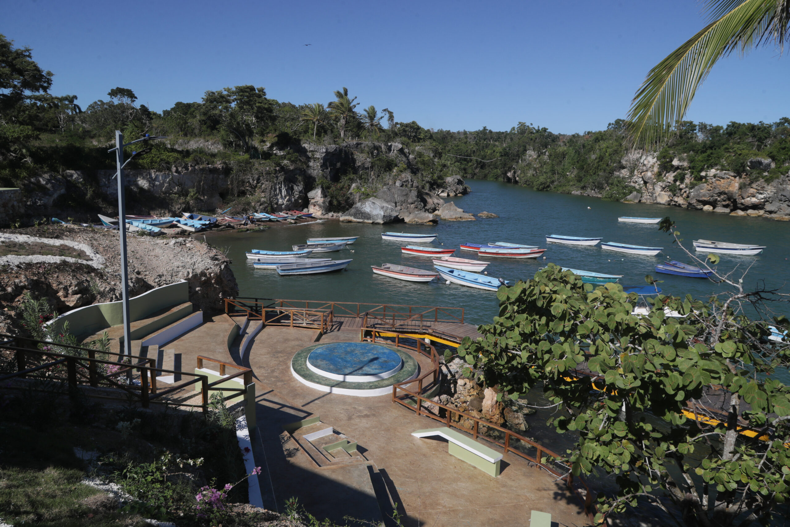 Abinader y Jean Luis Rodríguez inauguran muelle turístico y de pescadores en Boca de Yuma