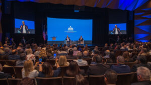 Abinader encabeza en Miami presentación del plan 