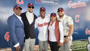 Campocorto de academia H Y L firma con Cleveland por US$1.375 MM

