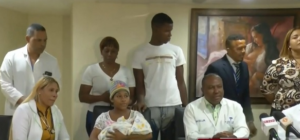 Entregan a sus padres recién nacida sustraída de la Maternidad de Los Mina 