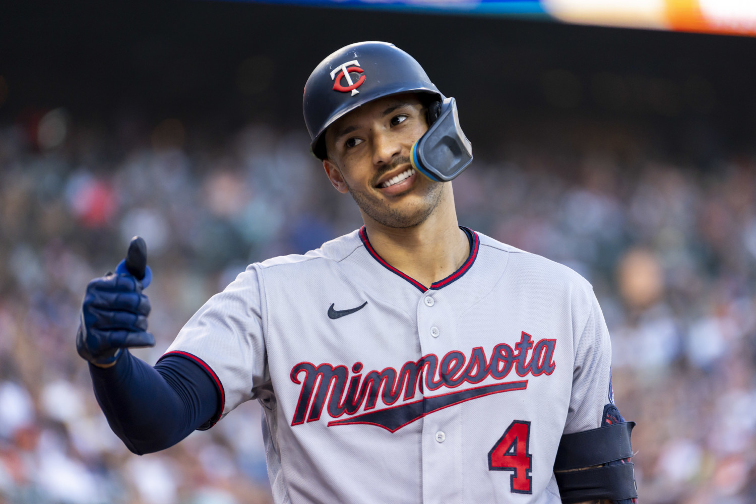 Carlos Correa firma contrato de $200 millones con los Mellizos