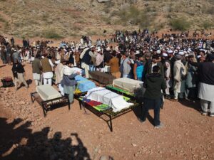 El hundimiento de un barco deja 51 muertos, en su mayoría niños, en Pakistán