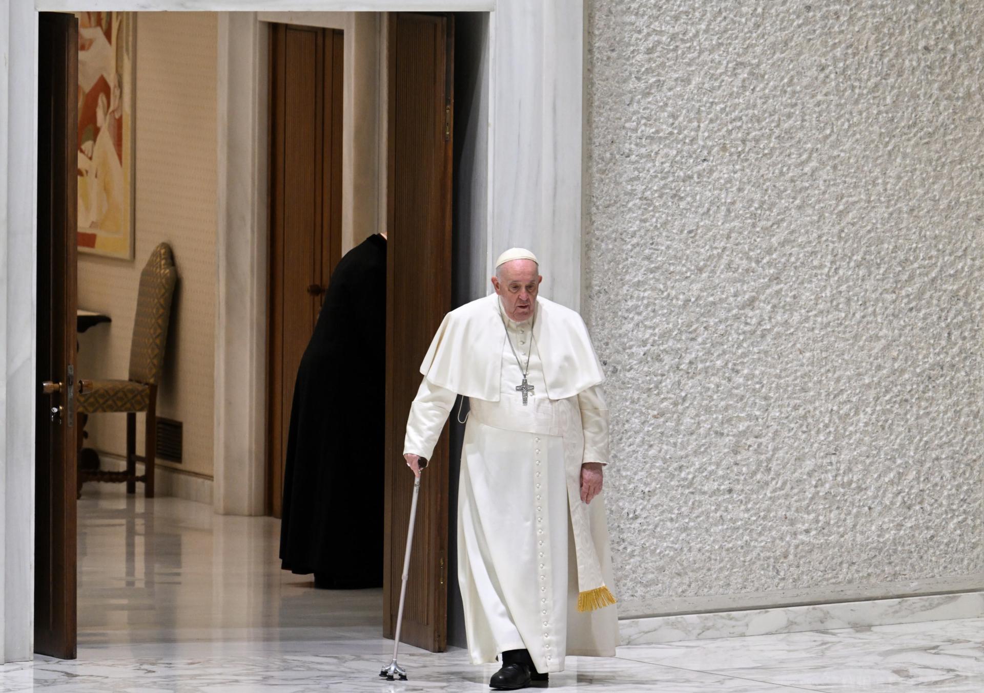 El papa pide a los brasileños que abandonen la rivalidad odiosa y trabajen juntos