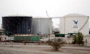 Emiratos invertirá 15,000 millones de dólares en proyectos de energía limpia

