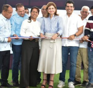 Gobierno inaugura planta de tratamiento de aguas residuales en Fantino