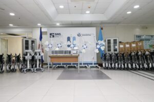 Director SNS supervisa obras en construcción hospitales sur profundo 