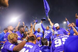 Tigres del Licey celebra su campeonato con caravana 