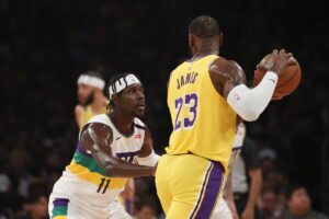 LeBron James, Jrue Holiday nombrados Jugadores de la Semana de la NBA

