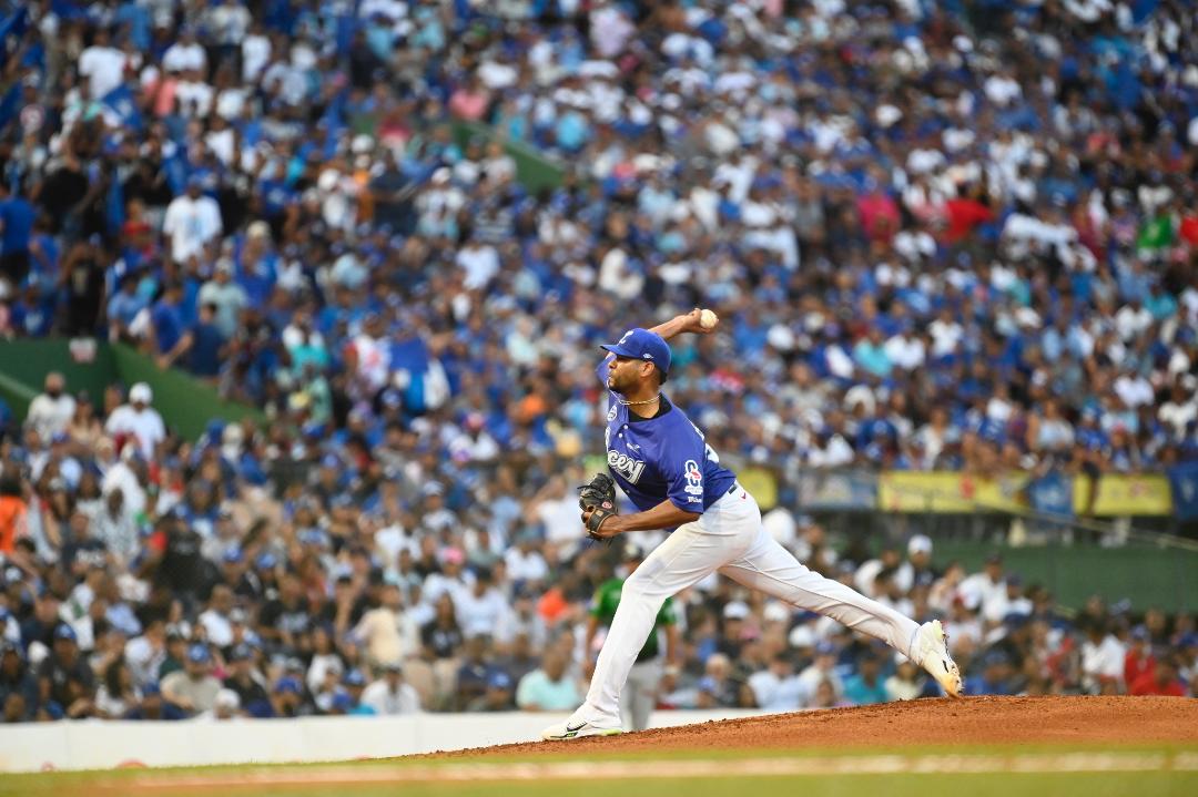 Licey blanquea a Estrellas con joyas de Esmil Rogers y Sergio Alcántara