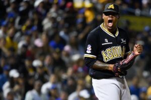 Roenis y Zoilo doman al Licey; Águilas mantienen la cima en Round Robin