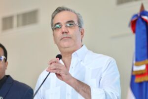 Presidente Abinader: Políticas públicas que integren a la gente son vitales para reducir pobreza y desigualdad