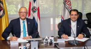 PUCMM y PROINDUSTRIA buscan promover actividades académicas y de investigación 