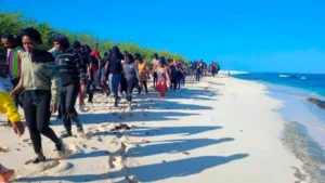 Rescatan a 55 migrantes abandonados en una isla deshabitada de Puerto Rico 