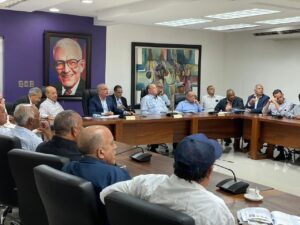 Presidente del PLD se reúne con productores y profesionales del agro 
