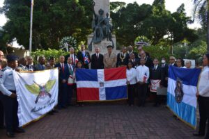 Instan a legisladores aprobar inamovilidad del feriado por el Día de Duarte 