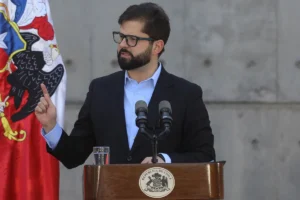 Crece la polémica en Chile por los trece indultos que otorgó el presidente Boric