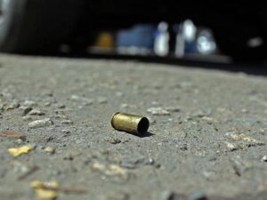 Menor de 12 años impactada en la cabeza por bala perdida en Barahona