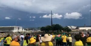Comunidad internacional reacciona a los disturbios en Brasil